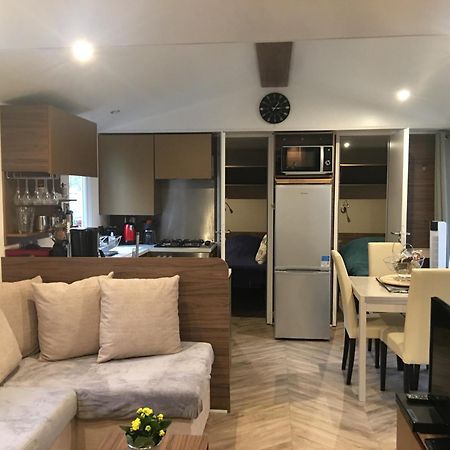 Mobilhome Familial 6 A 7 P 3 Chambres 42 M2 Saint Brevin Les Pierres Couchees Buitenkant foto
