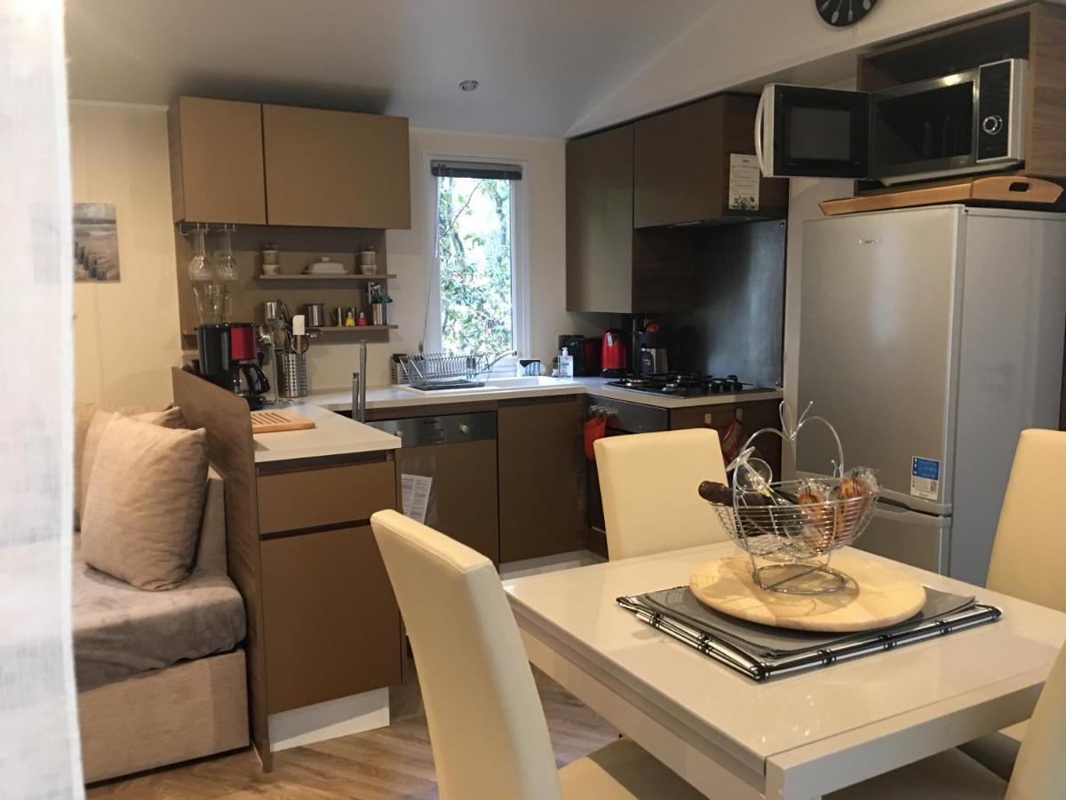 Mobilhome Familial 6 A 7 P 3 Chambres 42 M2 Saint Brevin Les Pierres Couchees Buitenkant foto