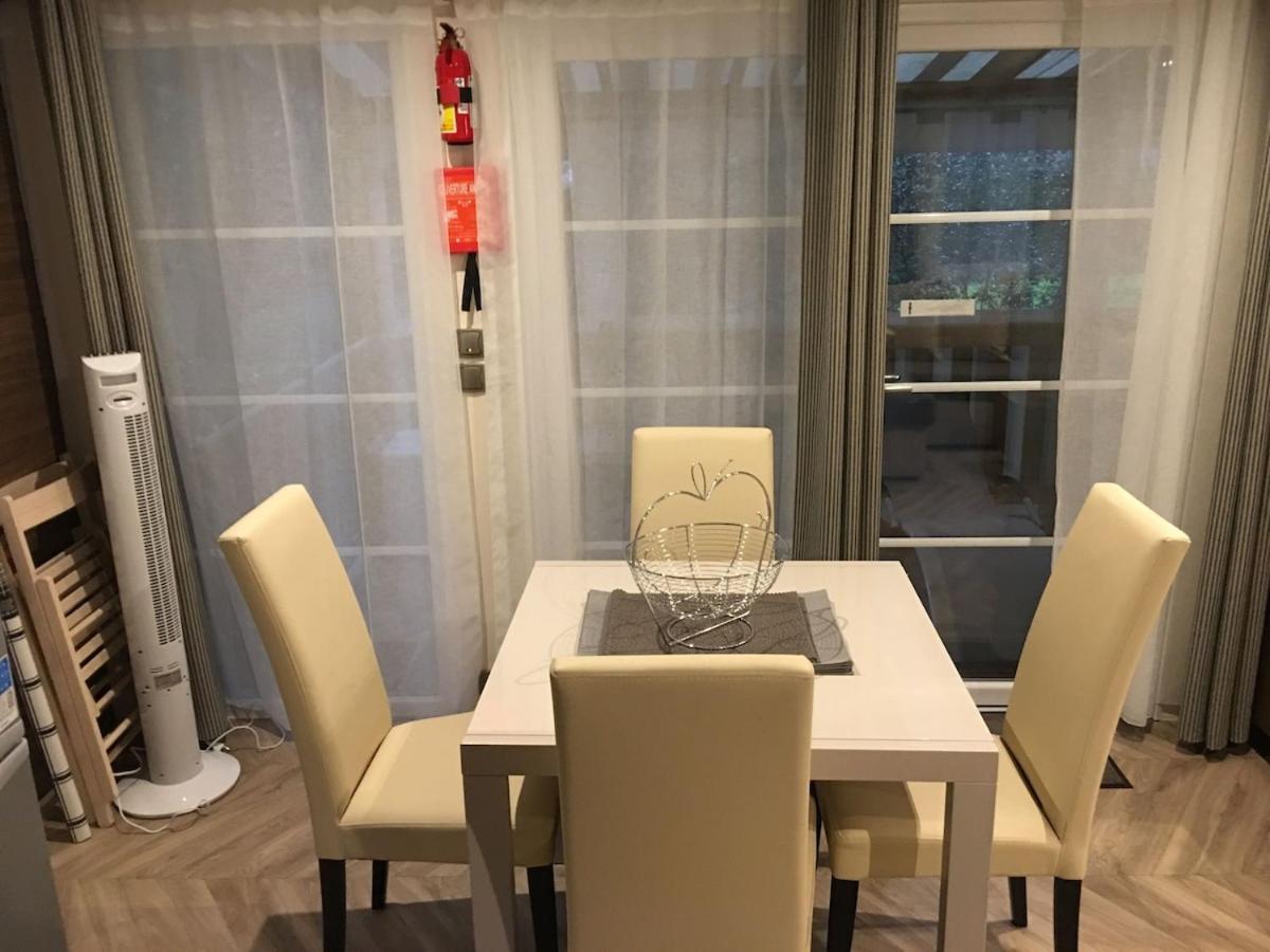 Mobilhome Familial 6 A 7 P 3 Chambres 42 M2 Saint Brevin Les Pierres Couchees Buitenkant foto