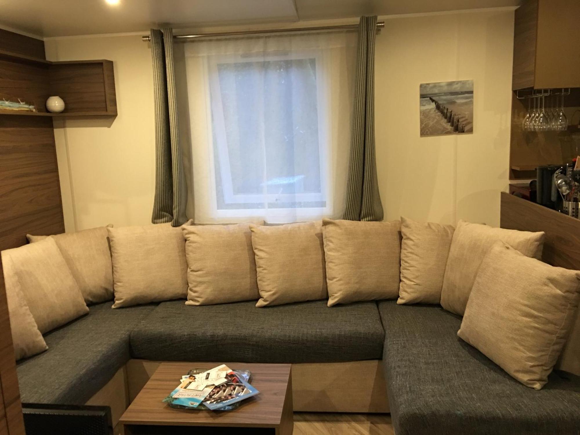 Mobilhome Familial 6 A 7 P 3 Chambres 42 M2 Saint Brevin Les Pierres Couchees Buitenkant foto