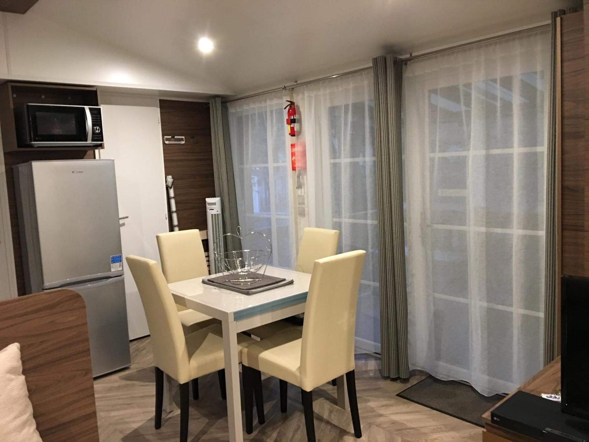 Mobilhome Familial 6 A 7 P 3 Chambres 42 M2 Saint Brevin Les Pierres Couchees Buitenkant foto